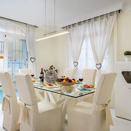 Marzella Luxury - Private Pool - * アデヘ